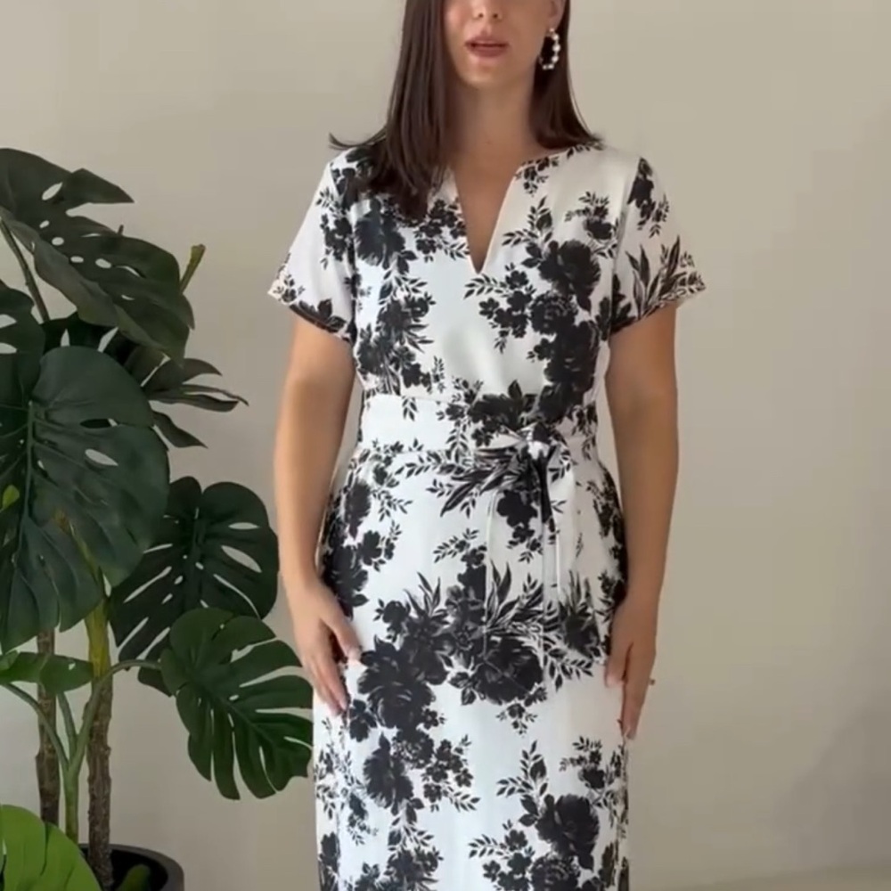 Abbey Glass Heidi Kaften Floral Black and White Maxi Dress NWT - Picture 3 of 6